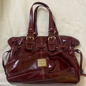 Vintage Dooney & Bourke maroon patent leather shoulder bag